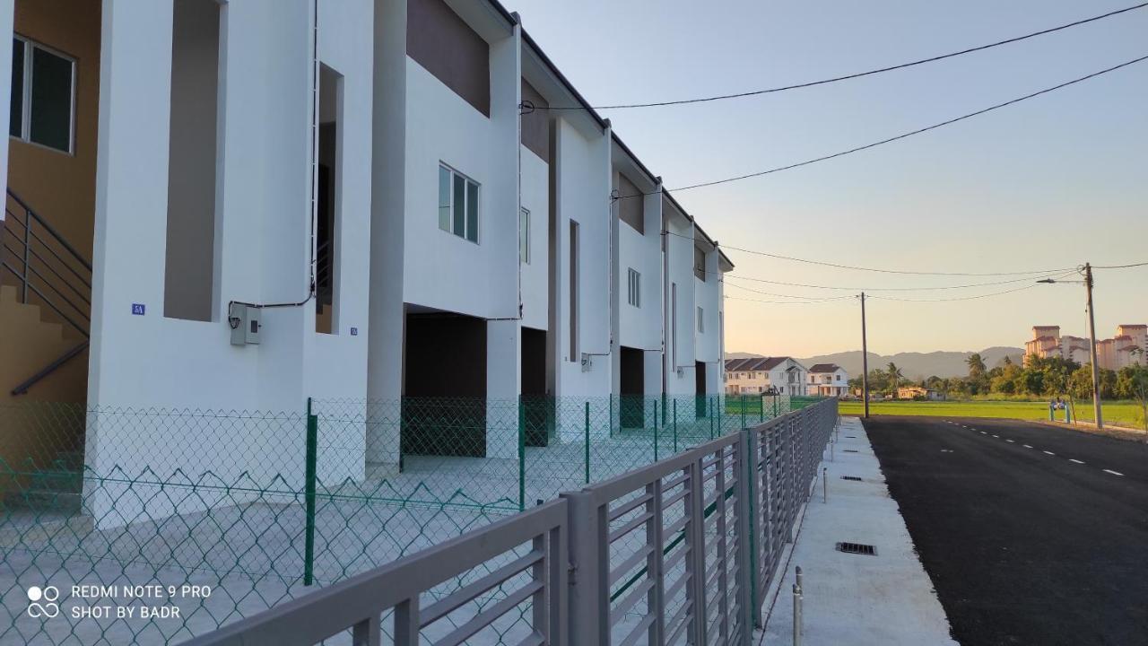Ain'S Homestay Kangar Luaran gambar